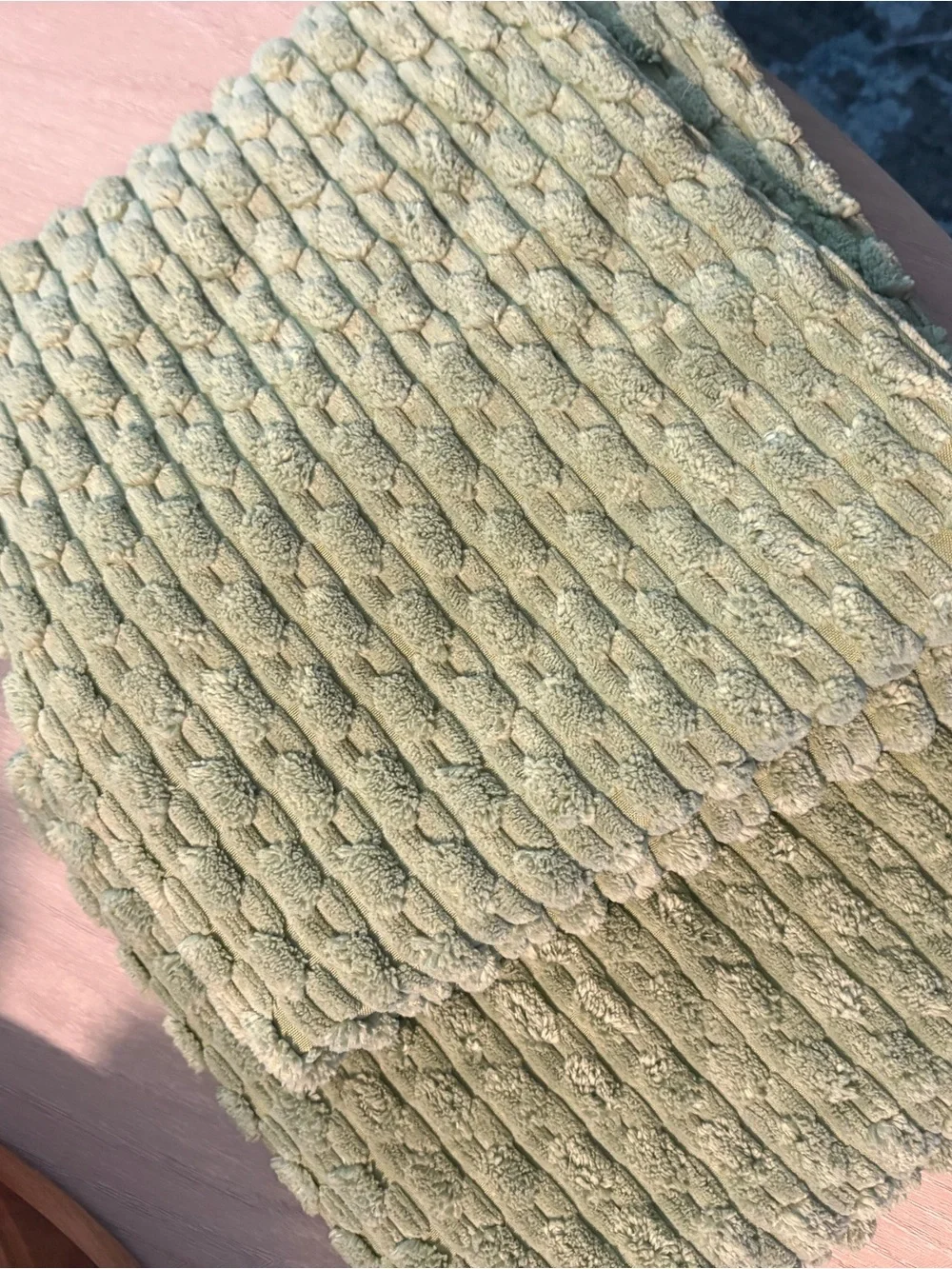 N/A soft green